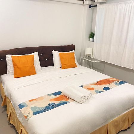101 Seoul Hostel Банкок Екстериор снимка