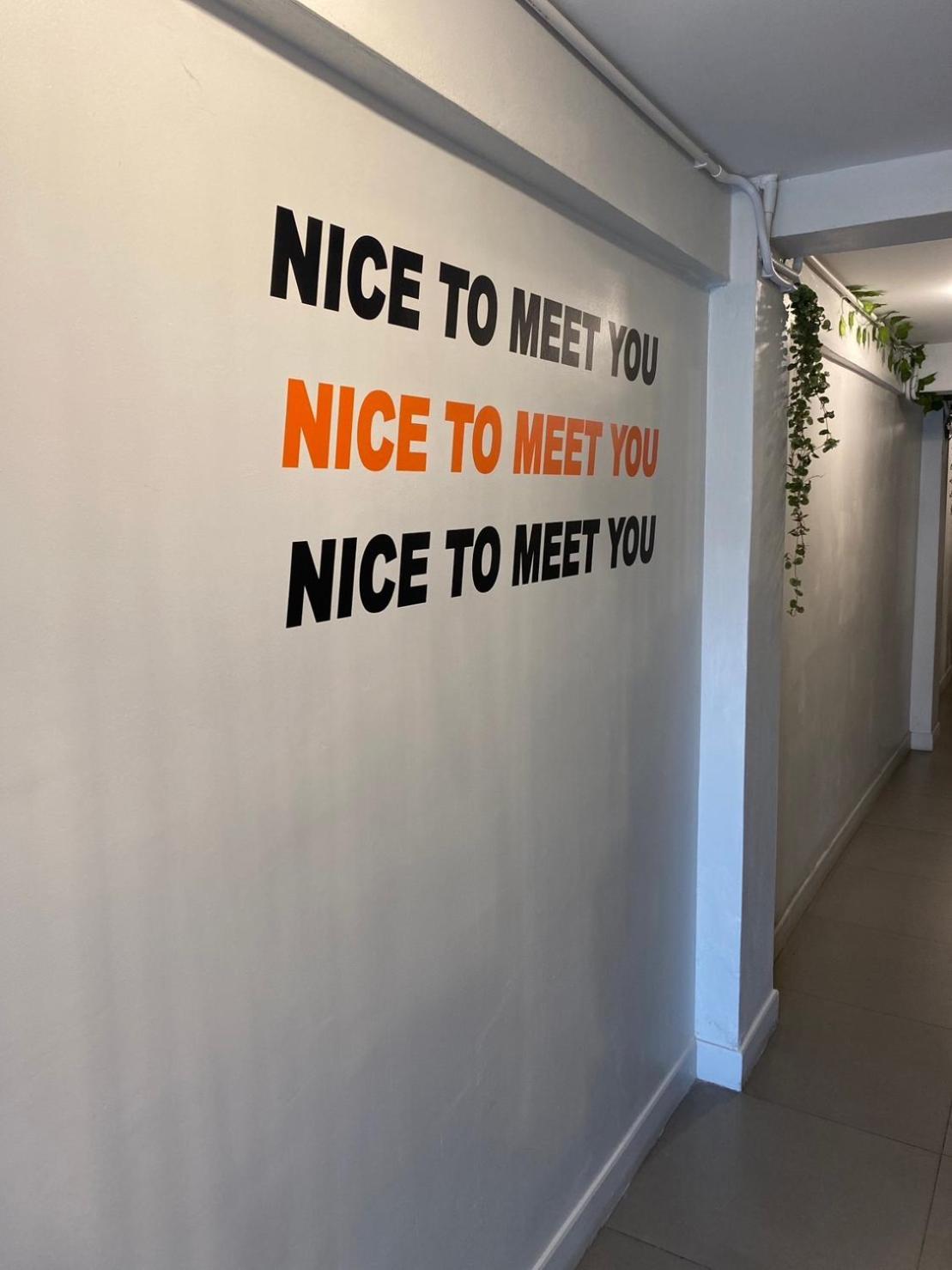 101 Seoul Hostel Банкок Екстериор снимка